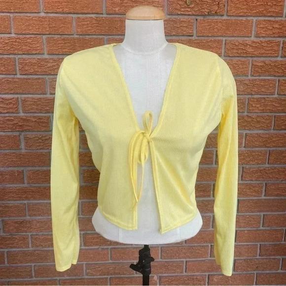 PrettyLittleThing Light Yellow Ribbed Tie Cardigan Women’s Size 6 - Picture 1 of 7